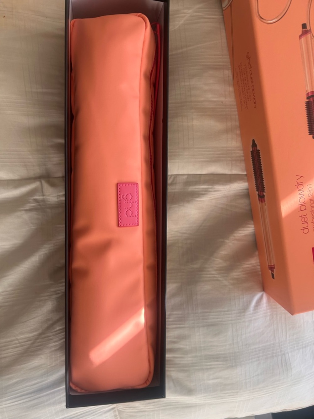 ghd Coral Pink Hot Air Brush with Hot Pink Trim and Pouch - Picture 2 of 4